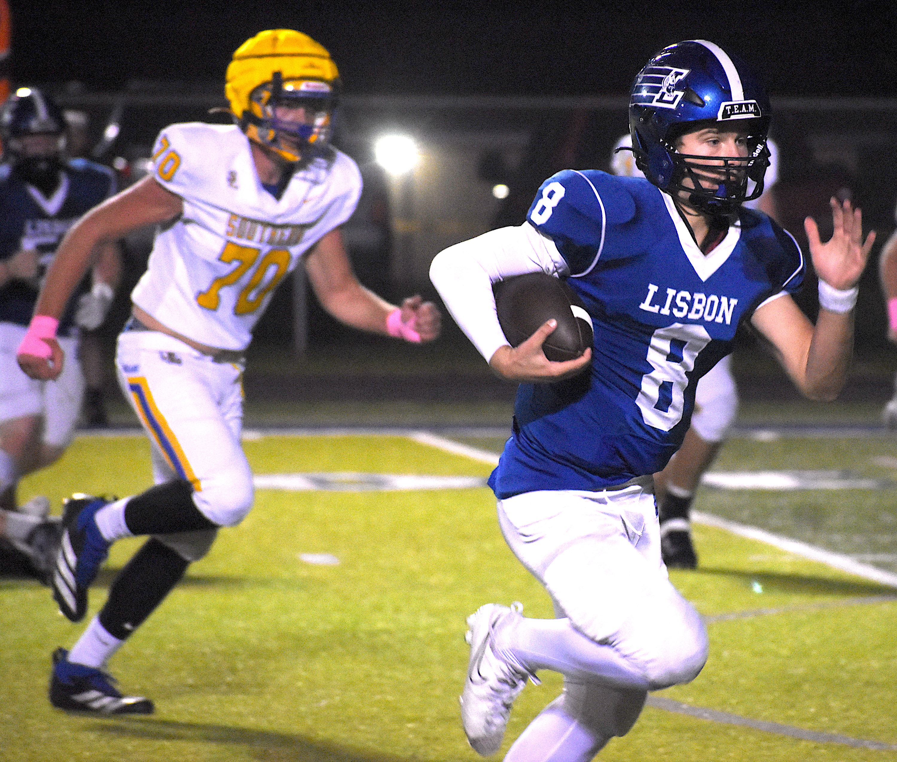 Devils race to third straight win - Salem News
